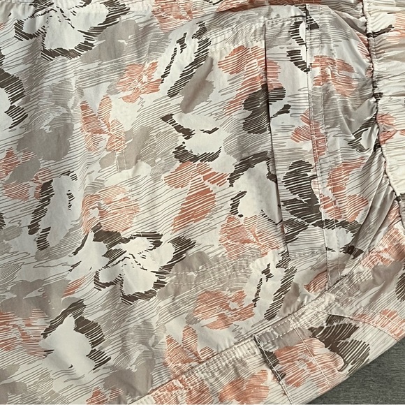 NWT FP Movement Free People into the wild Printed Mid Rise Shorts size XS - Picture 7 of 15